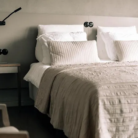 Asgard Hotel-2